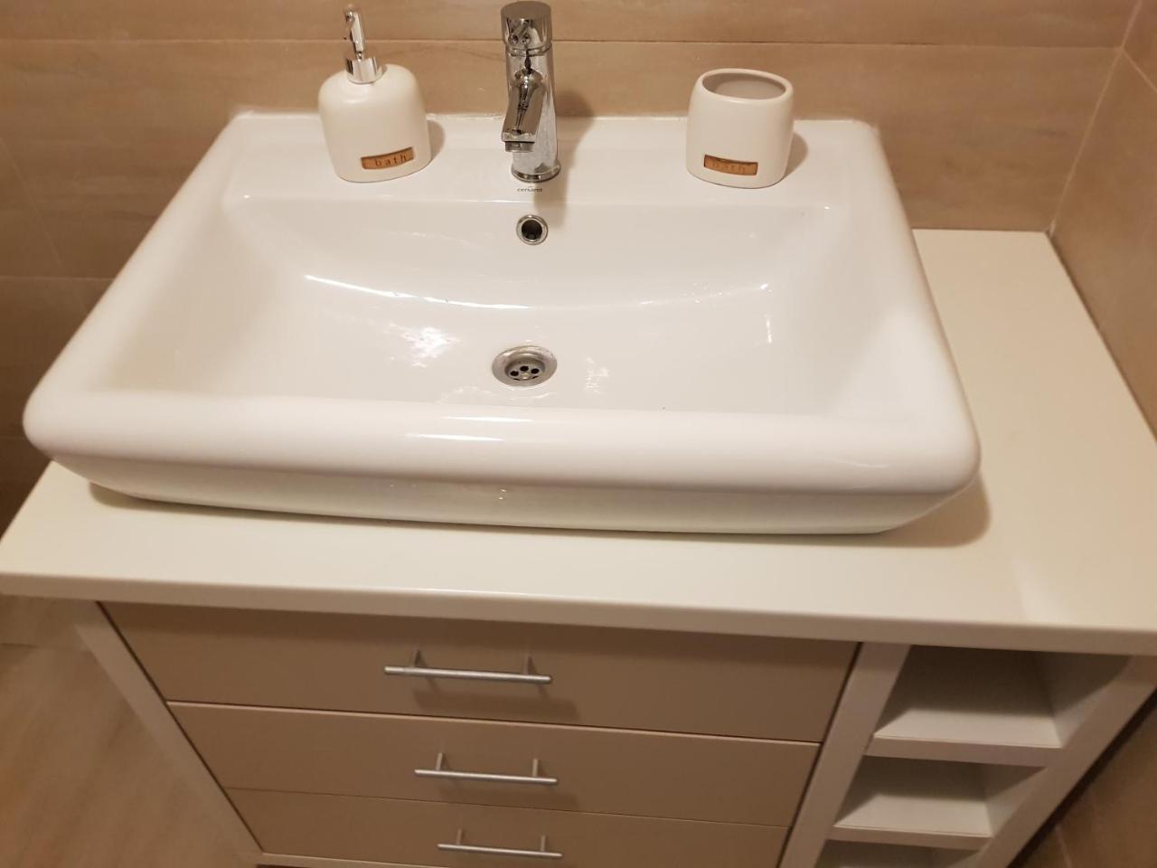Modern Apartment With Pool In North Bucharest Cretuleasca 외부 사진